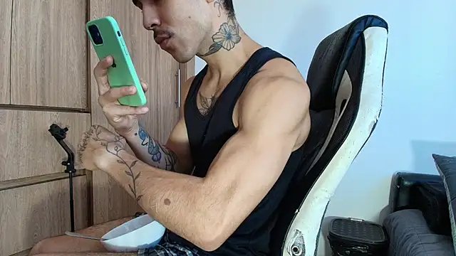 Snapshot of liorvante chatting on 07-06-26, 03:47 liorvante online show from 07-06-26, 03:47