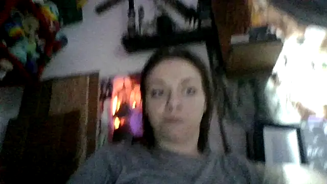 Snapshot of spunfoxxx chatting on 12-22-25, 02:08 spunfoxxx online show from 12-22-25, 02:08