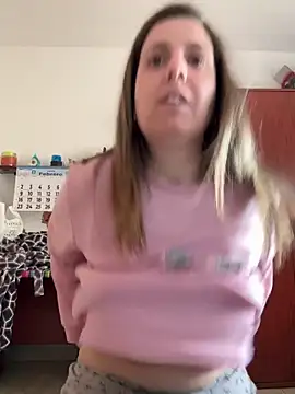 Snapshot of Sareyxon chatting on 02-22-26, 11:20 Sareyxon online show from 02-22-26, 11:20