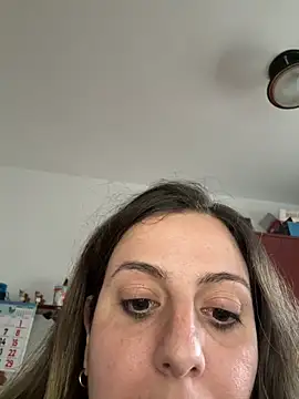 Snapshot of Sareyxon chatting on 03-21-26, 05:38 Sareyxon online show from 03-21-26, 05:38