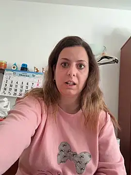 Snapshot of Sareyxon chatting on 03-27-26, 08:26 Sareyxon online show from 03-27-26, 08:26