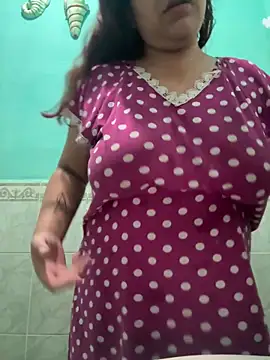 Snapshot of Kittysweet2001 chatting on 12-22-25, 05:04 Kittysweet2001 online show from 12-22-25, 05:04