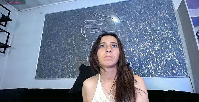 AlessiaRinaldi  online show from 03-12-26, 10:16