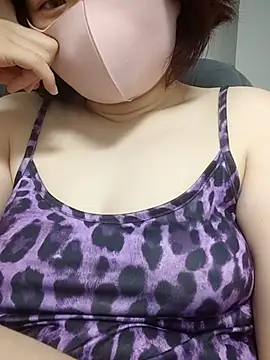 Snapshot of miniiceyya chatting on 02-26-26, 04:28 miniiceyya online show from 02-26-26, 04:28