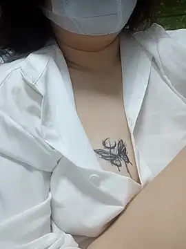 Snapshot of miniiceyya chatting on 03-23-26, 02:43 miniiceyya online show from 03-23-26, 02:43