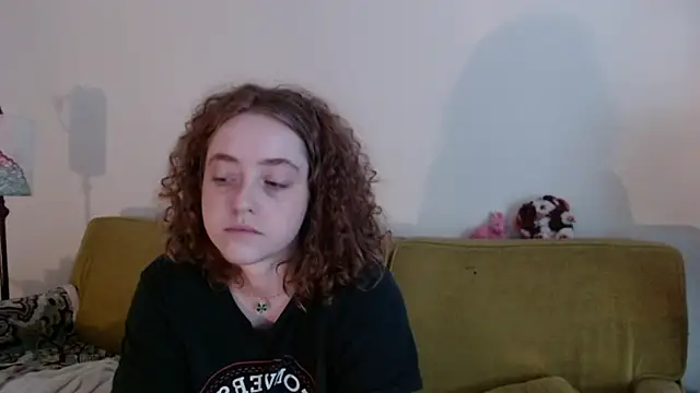 DeliaBlew online show from 05-17-26, 11:39