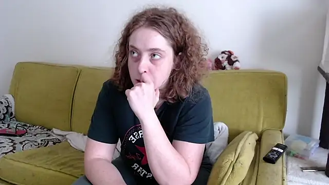 DeliaBlew online show from 05-19-26, 04:57