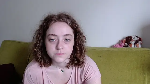 DeliaBlew online show from 06-06-26, 12:32