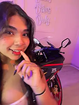 Snapshot of Mylarossi chatting on 05-24-26, 05:29 Mylarossi online show from 05-24-26, 05:29