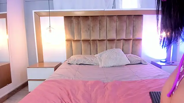 BrianaJhons19 online show from 12-16-25, 07:41