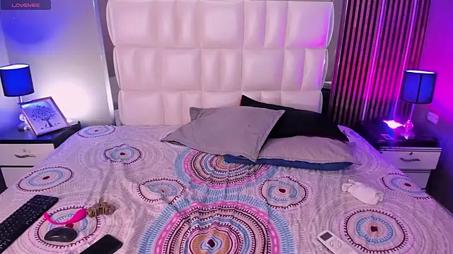 Snapshot of xCharlotte_20 chatting on 02-09-26, 09:08 xCharlotte 20 online show from 02-09-26, 09:08