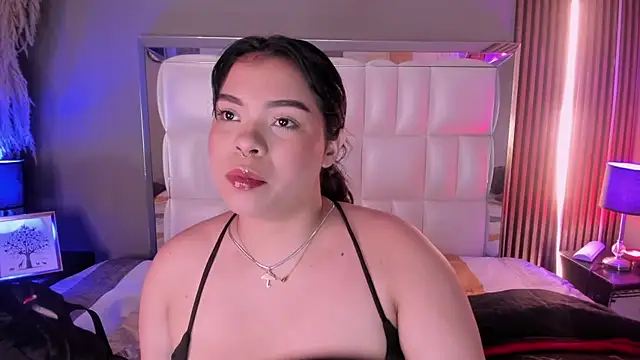 Snapshot of xCharlotte_20 chatting on 03-11-26, 08:26 xCharlotte 20 online show from 03-11-26, 08:26