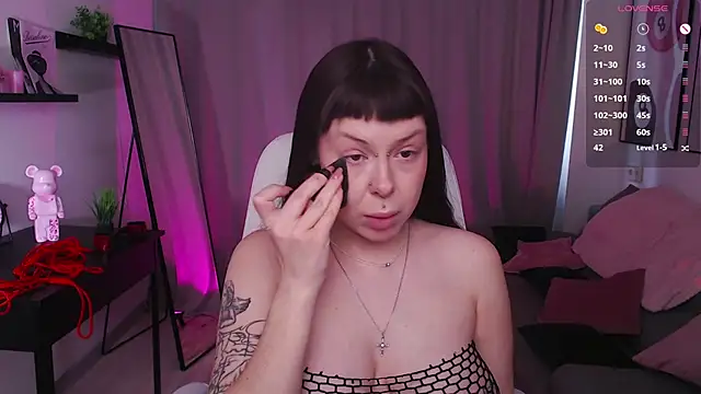 Eliza Bennet online show from 03-06-26, 07:38