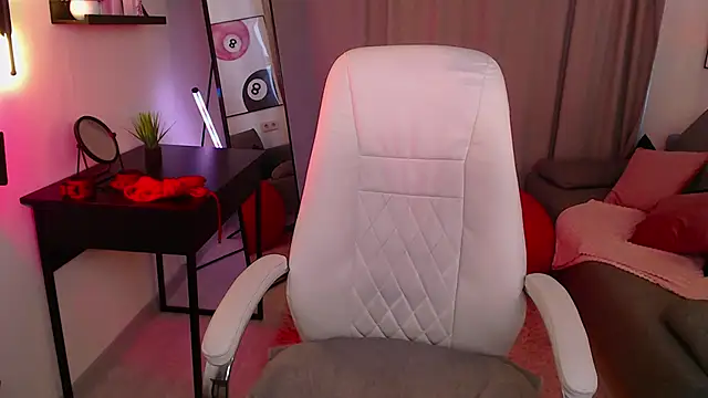 Eliza Bennet online show from 03-19-26, 07:34