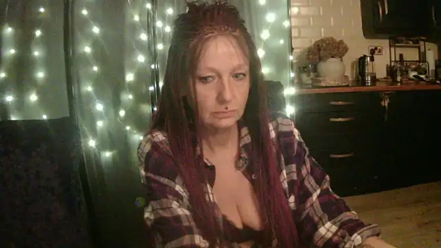 Snapshot of pixxiexo chatting on 03-21-26, 12:26 pixxiexo online show from 03-21-26, 12:26