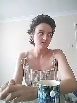 Amy01112 online show from 04-29-26, 06:25