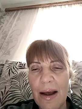 Snapshot of MichelleLove48 chatting on 12-20-25, 10:33 MichelleLove48 online show from 12-20-25, 10:33