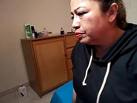 Snapshot of pamela_08 chatting on 12-20-25, 03:13 pamela 08 online show from 12-20-25, 03:13