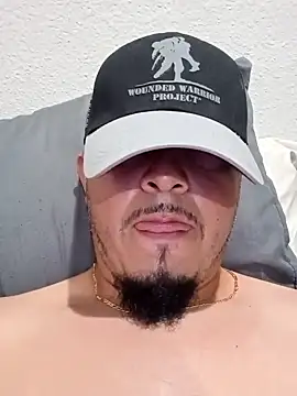 Snapshot of Lalin2323 chatting on 02-28-26, 01:06 Lalin2323 online show from 02-28-26, 01:06