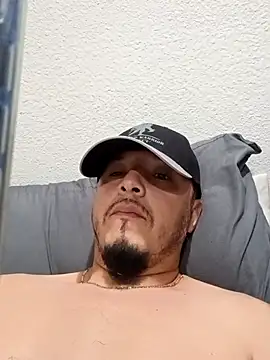 Snapshot of Lalin2323 chatting on 03-08-26, 04:49 Lalin2323 online show from 03-08-26, 04:49