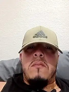 Snapshot of Lalin2323 chatting on 03-09-26, 02:04 Lalin2323 online show from 03-09-26, 02:04