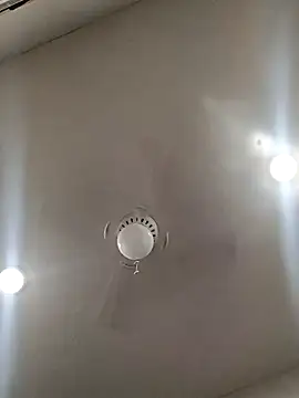 Snapshot of Lalin2323 chatting on 03-16-26, 02:28 Lalin2323 online show from 03-16-26, 02:28