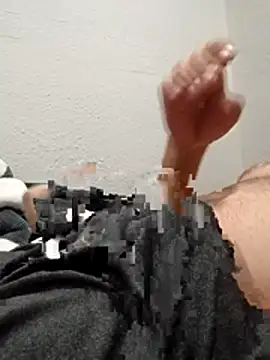 Snapshot of Lalin2323 chatting on 03-23-26, 12:14 Lalin2323 online show from 03-23-26, 12:14