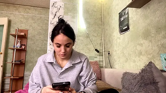 StacyHoyles online show from 02-09-26, 05:11