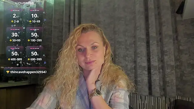 Snapshot of LanaLight_x chatting on 04-09-26, 08:36 LanaLight x online show from 04-09-26, 08:36