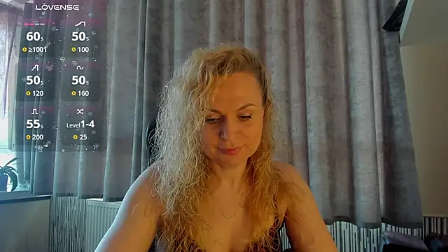 Snapshot of LanaLight_x chatting on 05-06-26, 11:59 LanaLight x online show from 05-06-26, 11:59