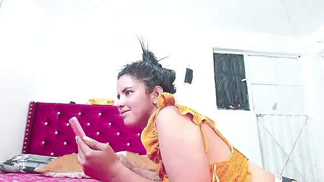 Snapshot of lucy_devil23 chatting on 01-06-26, 08:12 lucy devil23 online show from 01-06-26, 08:12