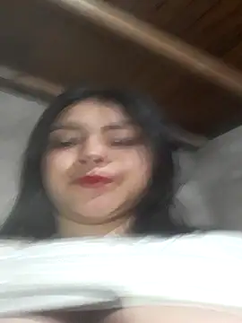 Snapshot of Estefanny_Lolyy chatting on 07-18-26, 04:27 Estefanny Lolyy online show from 07-18-26, 04:27