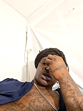 Snapshot of Cbelite1 chatting on 02-05-26, 09:47 Cbelite1 online show from 02-05-26, 09:47