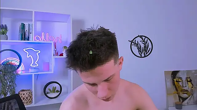 Snapshot of leo_valor chatting on 02-18-26, 07:43 leo valor online show from 02-18-26, 07:43