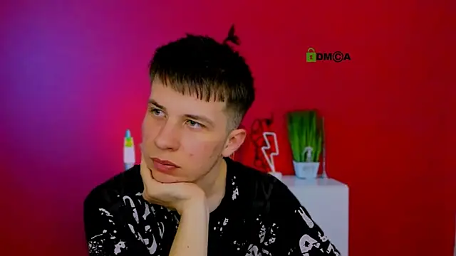 Snapshot of leo_valor chatting on 03-25-26, 07:42 leo valor online show from 03-25-26, 07:42