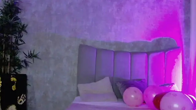 LucyRayy online show from 02-18-26, 07:54