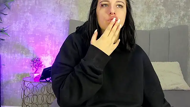 LucyRayy online show from 03-21-26, 06:51