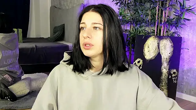 LucyRayy online show from 03-24-26, 06:18