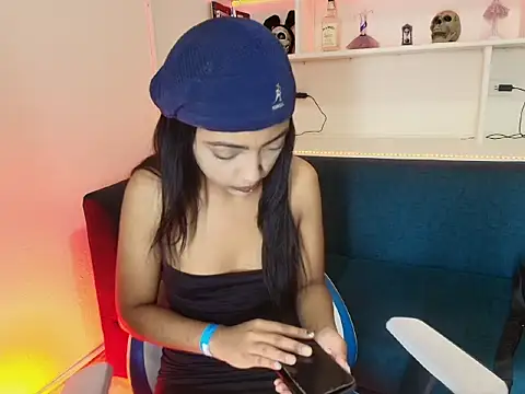 Samantha Martiness online show from 12-22-25, 11:51