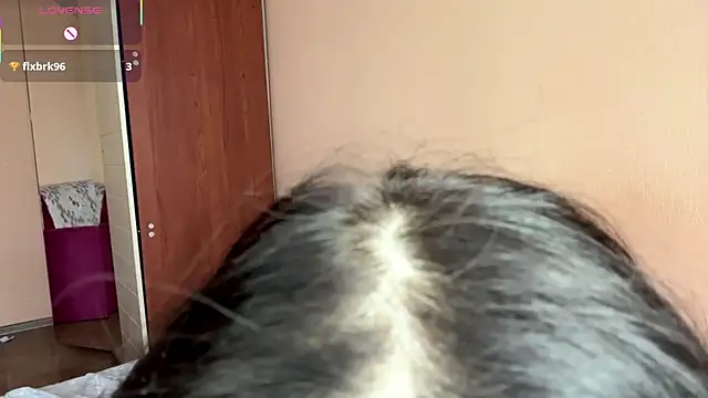 ElliRusk online show from 03-19-26, 04:49