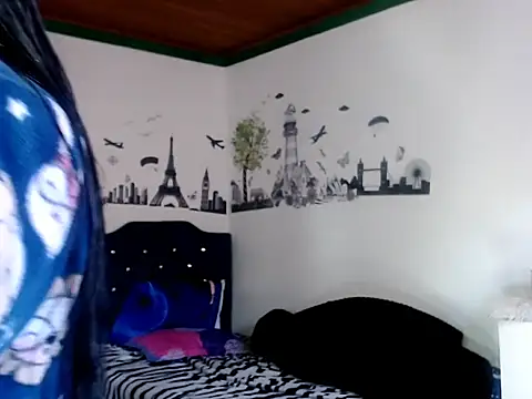 MisNicol online show from 12-17-25, 12:55