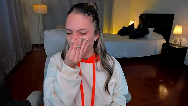 Zara Wolf  online show from 02-22-26, 11:09