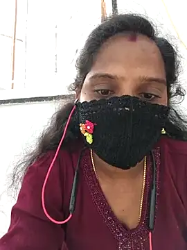 Snapshot of Tamil_Pallavi chatting on 04-10-26, 10:20 Tamil Pallavi online show from 04-10-26, 10:20