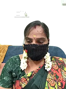 Snapshot of Tamil_Pallavi chatting on 06-18-26, 05:50 Tamil Pallavi online show from 06-18-26, 05:50