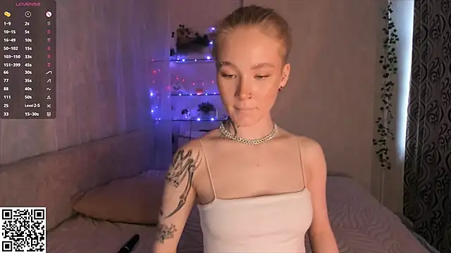 Snapshot of MaireLanda chatting on 05-13-26, 01:08 MaireLanda online show from 05-13-26, 01:08