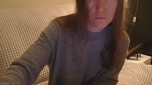 Snapshot of AuroraAG chatting on 04-08-26, 03:23 AuroraAG online show from 04-08-26, 03:23