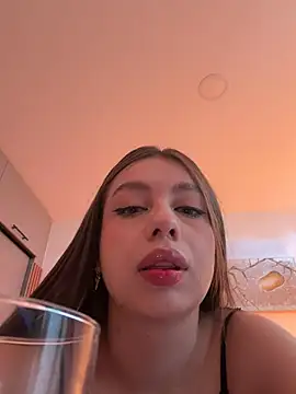 Snapshot of saracavali chatting on 04-25-26, 07:22 saracavali online show from 04-25-26, 07:22