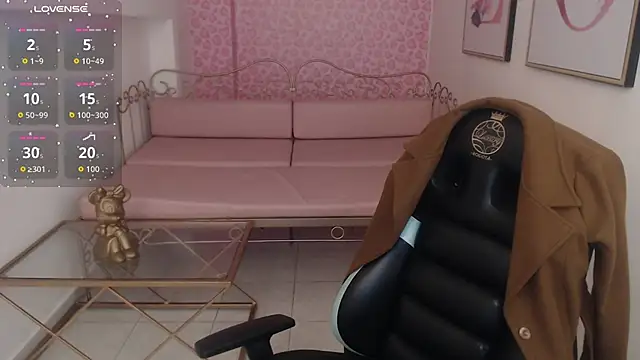 Nina harpper  online show from 01-07-26, 01:19