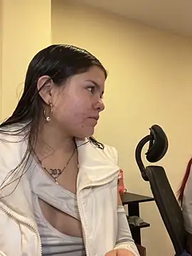 Camila Duarte2 online show from 04-29-26, 02:32