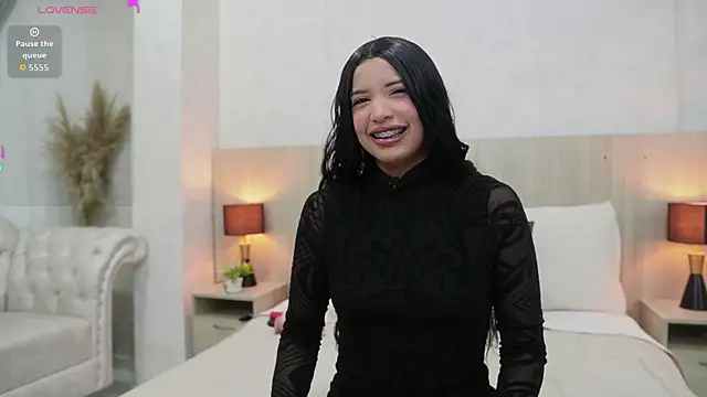 nicol alvarez online show from 05-10-26, 11:37